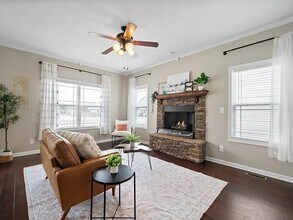 3778 Gray Fox Dr in Clarksville, TN - Foto de edificio - Building Photo