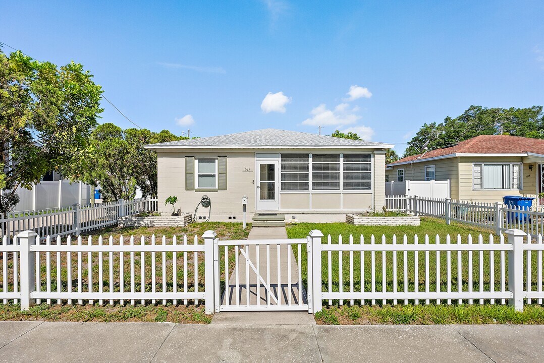 918 27th St N in St. Petersburg, FL - Building Photo