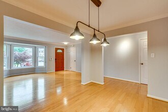 8061 Sky Blue Dr in Alexandria, VA - Building Photo - Building Photo