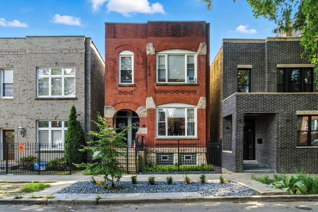 1413 N Campbell Ave in Chicago, IL - Building Photo