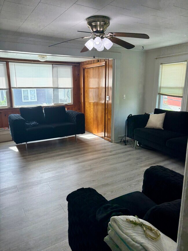 59 Mozart St, Unit Floor 2 in East Rutherford, NJ - Building Photo - Building Photo