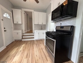 554 W Broad St in Westfield, NJ - Building Photo - Building Photo