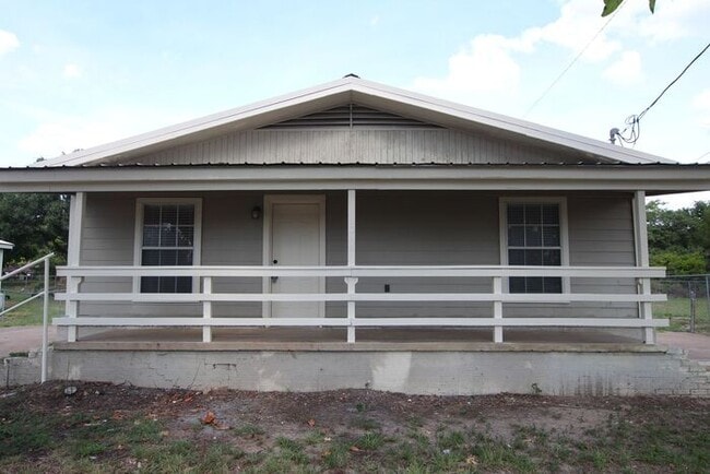 property at 1016 S Bennett Ave