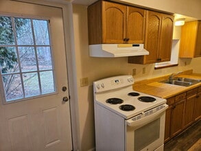 6 Purdy St, Unit apt 101 in Bath, NY - Foto de edificio - Building Photo