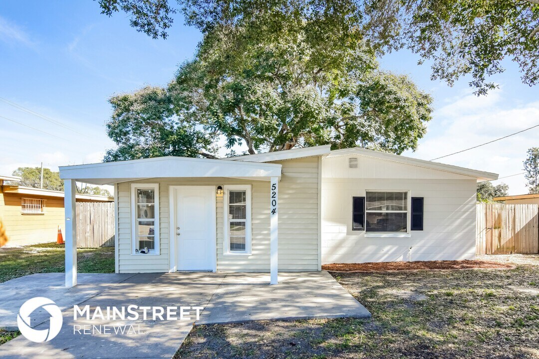 5204 S 80th St in Tampa, FL - Building Photo