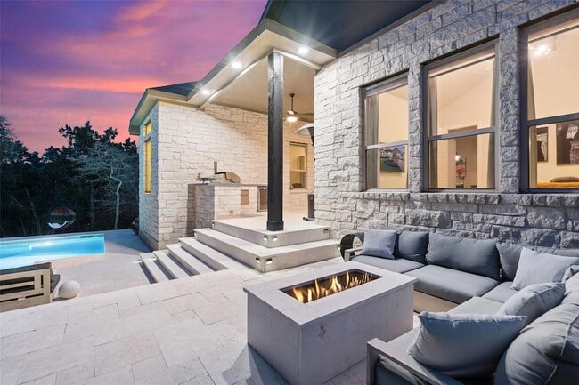 property at 216 Vista Village Cove