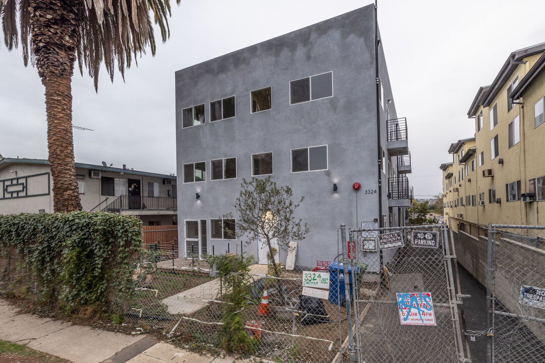 3324 N Chapman St in Los Angeles, CA - Building Photo