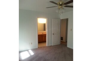 6073 Delaware Dr in Merrillville, IN - Building Photo