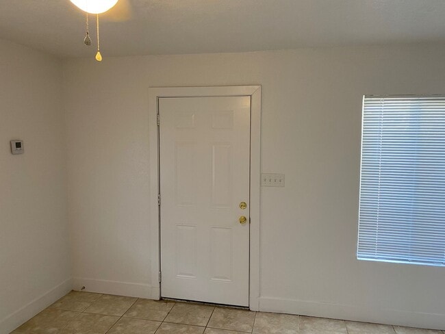 2520 N Salt Lake St in North Las Vegas, NV - Building Photo - Building Photo