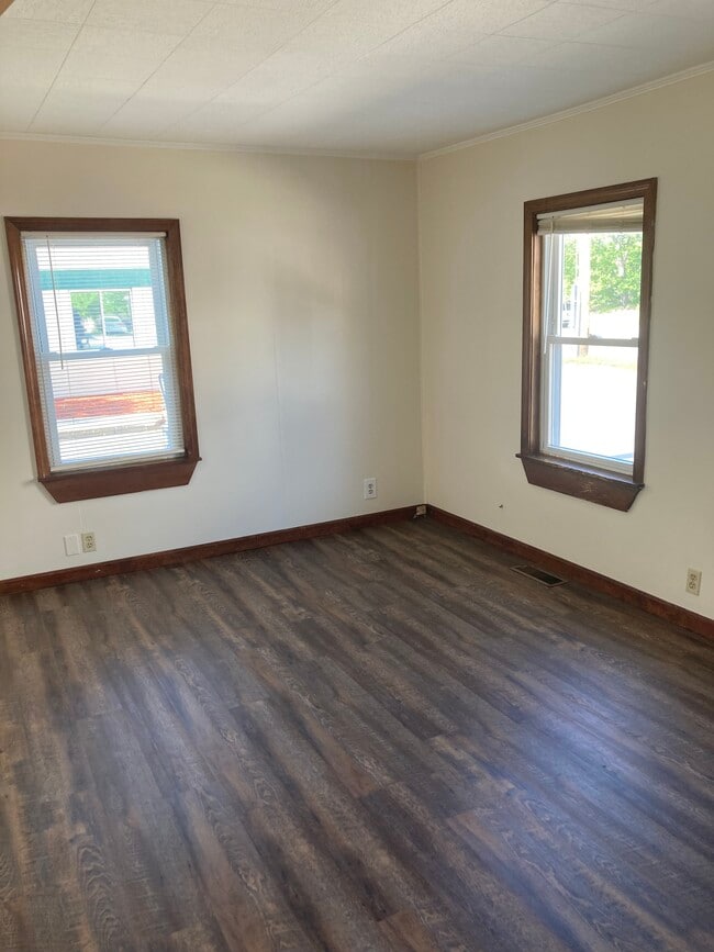 33 Tyler St, Unit 0 in Nashua, NH - Foto de edificio - Building Photo