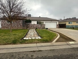 2870 Tenaya Dr