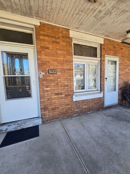 5122 Greene St in Philadelphia, PA - Building Photo