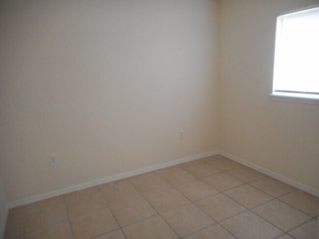 5311 28th St SW-Unit -5309 28th St SW in Lehigh Acres, FL - Building Photo - Building Photo