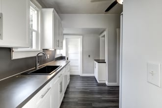 47400 NW David Hill Rd in Forest Grove, OR - Foto de edificio - Building Photo