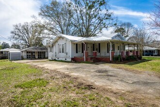 5752 Warrior River Rd in Bessemer, AL - Building Photo - Building Photo