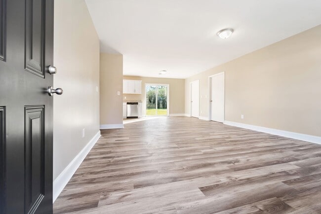 136 Sandy Dr in Jacksonville, NC - Building Photo - Building Photo