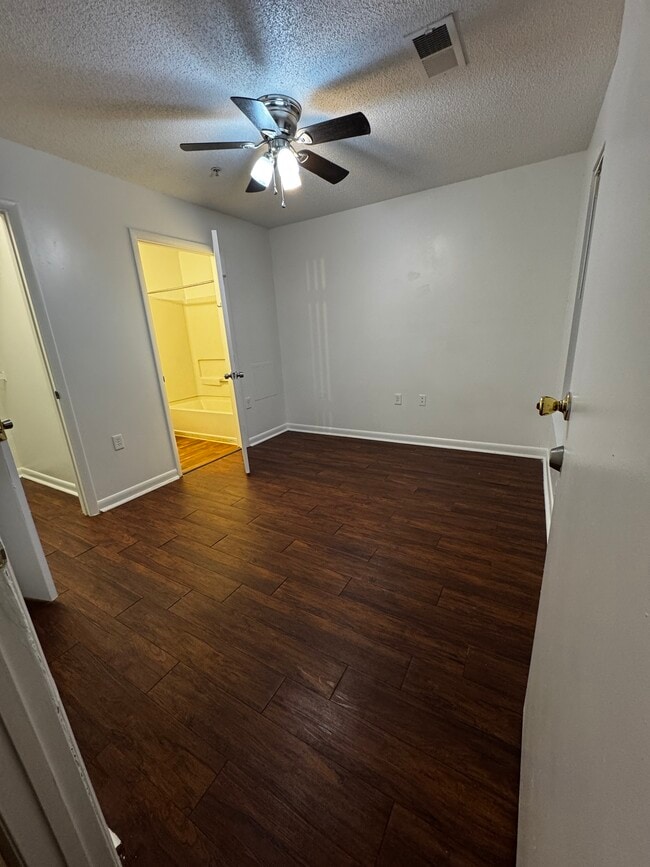 1411 Collegiate Cir, Unit 102 in Raleigh, NC - Building Photo - Building Photo