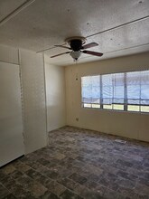 413 Miller St in White Oak, TX - Foto de edificio - Building Photo