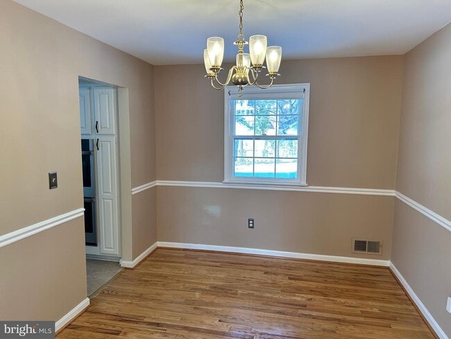 4405 Bel Pre Rd in Rockville, MD - Building Photo - Building Photo