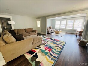 15 Carmel Rd in Buffalo, NY - Foto de edificio - Building Photo
