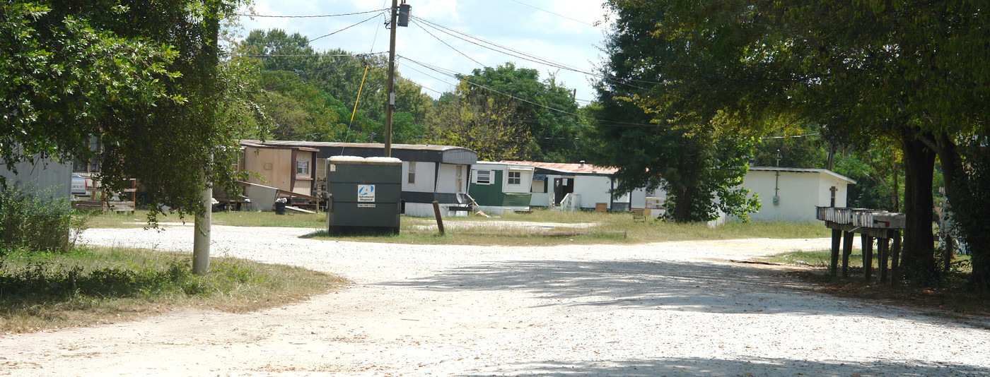 2526 Dean's Bridge Rd in Augusta, GA - Building Photo