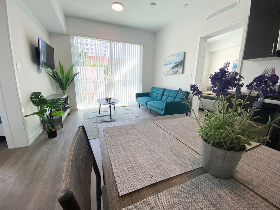 1268 NW 3rd St in Miami, FL - Building Photo