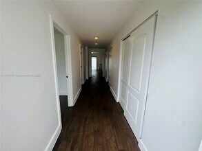 18742 SW 113th Ave in Miami, FL - Building Photo - Building Photo