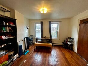 18 Mead St in Boston, MA - Building Photo - Building Photo