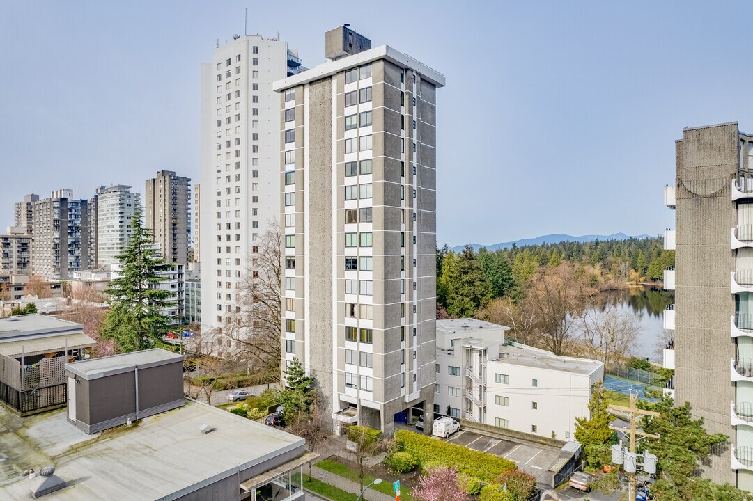 Lost Lagoon Terrace in Vancouver, BC - Building Photo