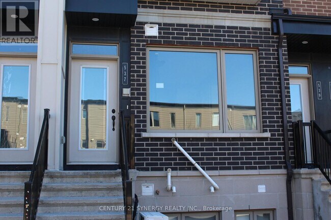 537 Ozawa Private in Ottawa, ON - Building Photo - Building Photo