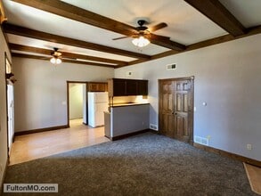 103 E 10th St in Fulton, MO - Foto de edificio - Building Photo