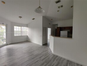3211 Laurel Ridge Cir in Riviera Beach, FL - Building Photo - Building Photo