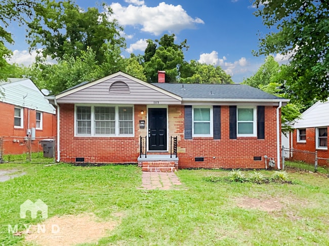 property at 1828 Brownstone St