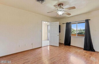 304 5th St in Sunland Park, NM - Building Photo - Building Photo