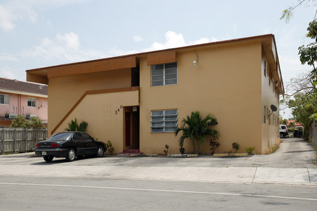 340 E 2nd Ave in Hialeah, FL - Foto de edificio - Building Photo