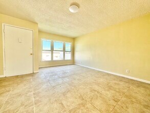 2015 17th St in Santa Monica, CA - Building Photo - Building Photo