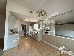 7890 Jill Ln in Beaumont, TX - Building Photo - Building Photo