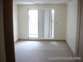 1079 Commonwealth Ave, Unit 510 in Boston, MA - Building Photo