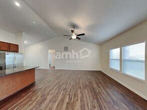 337 Karst Cir in Ashville, OH - Building Photo - Building Photo