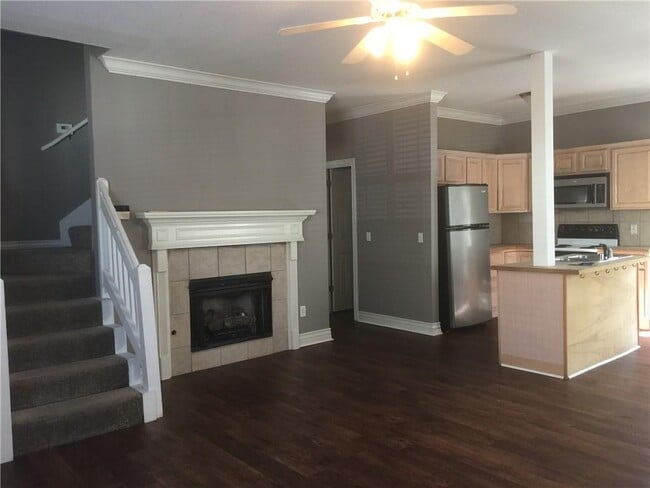 230 N Olive Ave in Fayetteville, AR - Building Photo - Building Photo