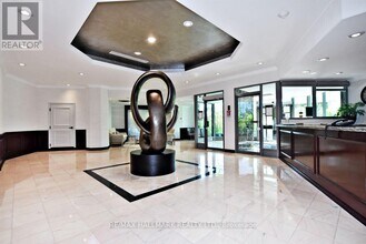 7825 Bayview Ave in Markham, ON - Building Photo - Building Photo