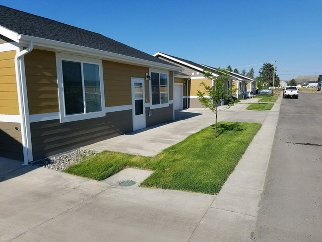 Grand Slam Patio Home Apartments in Billings, MT - Foto de edificio - Building Photo