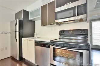 601 11th St-Unit -206 in Miami Beach, FL - Building Photo - Building Photo