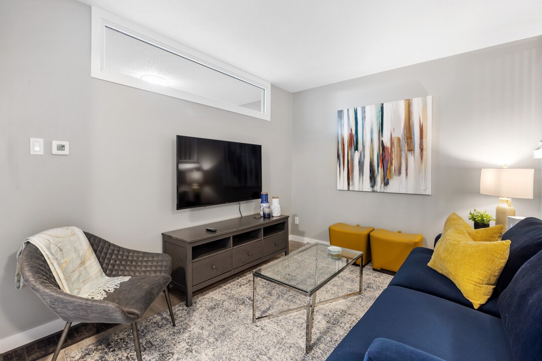 Room Rental 5 minutes from Algonquin College - This listing has rentals from $525 in Ottawa, ON - Building Photo