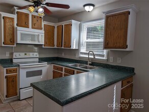 5823 Rimerton Dr in Charlotte, NC - Building Photo - Building Photo