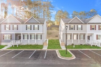 2833 Saratoga Lake View in Decatur, GA - Foto de edificio - Building Photo