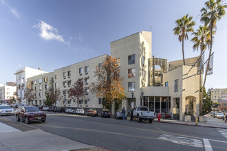 J Street Flats in San Diego, CA - Building Photo - Building Photo