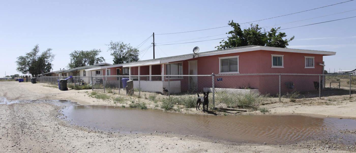 12075 Kings Rd in Adelanto, CA - Building Photo