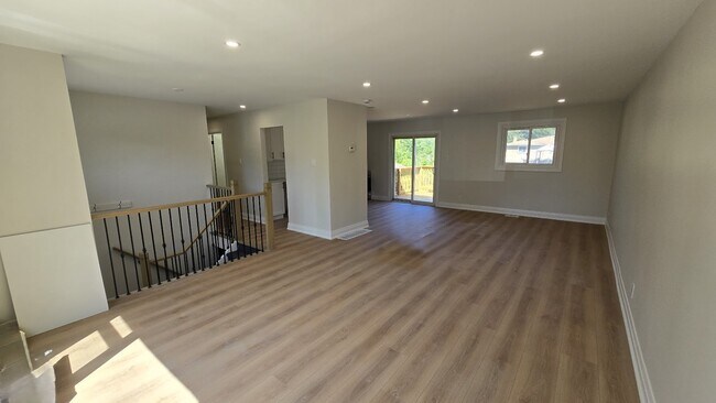 698 Burton Dr in Innisfil, ON - Building Photo - Building Photo