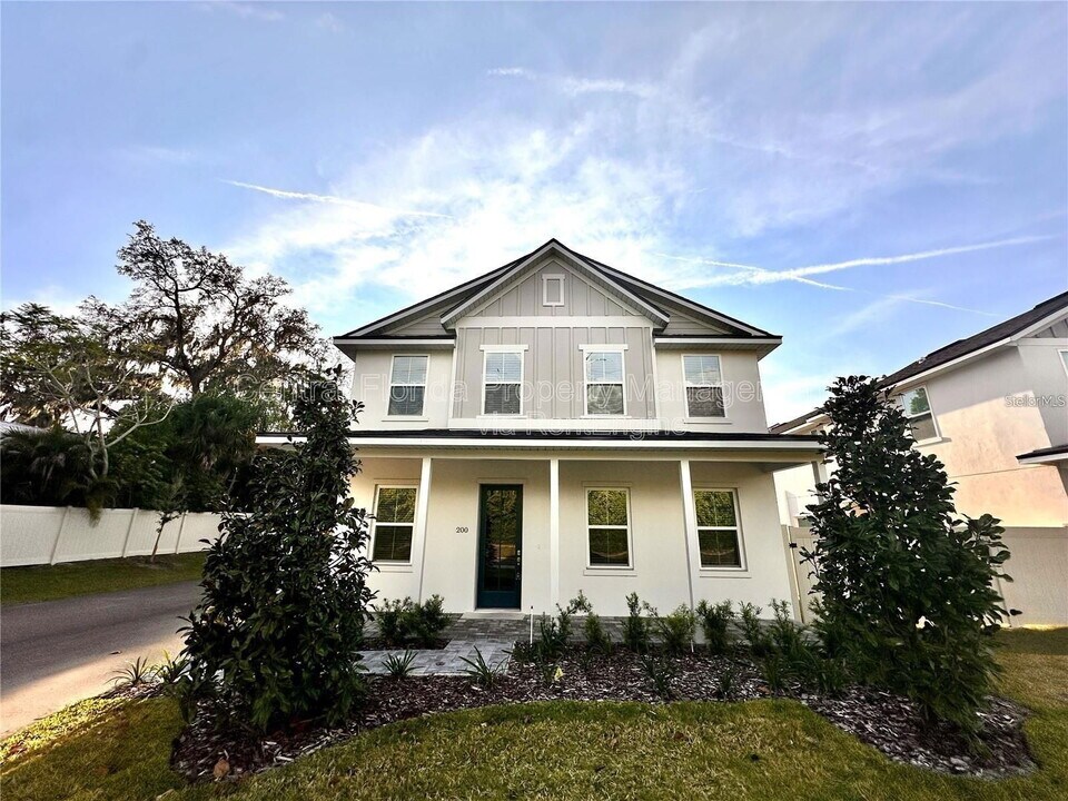 2220 S Bumby Ave in Orlando, FL - Building Photo